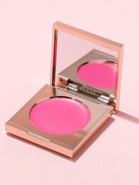 LAWLESS Cream Blush in Valentine, BNIB!